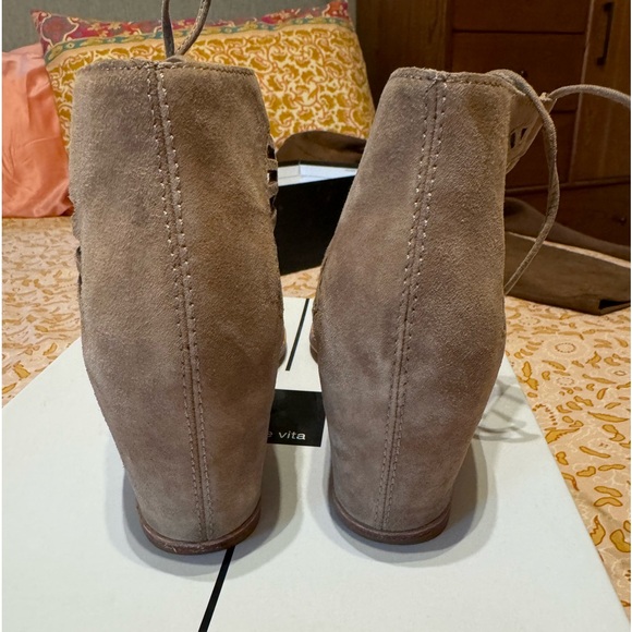 Dolce Vita Almond Suede Linsey Wedge sandals - Picture 2 of 6